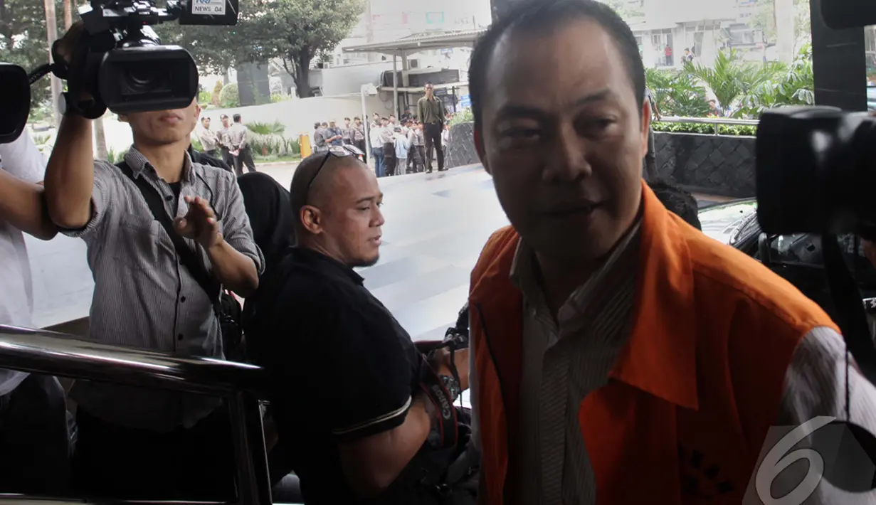 Tersangka Muchtar Ependy kembali diperiksa oleh Komisi Pemberantasan Korupsi, Jakarta, Jumat   (24/10/2014) (Liputan6.com/Johan Tallo)