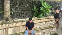 Pungli Jembatan Bambu Berbayar di Pantai Carita, Pandeglang, Banten. (Jumat, 04/04/2025). (Dokumentasi Ditreskrimum Polda Banten).