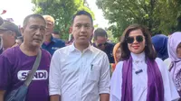 Pasangan Sendi Fardiansyah-Melli Darsa resmi mendaftar ke KPU sebagai calon wali kota dan wakil wali kota Bogor. (Foto: Liputan6.com/Achmad Sudarno).