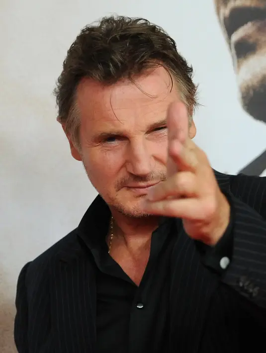 Aktor Liam Neeson dikabarkan tengah berkencan dengan wanita ‘sangat terkenal’ setelah tujuh tahun kehilangan sang istri, Natasha Richardson dalam sebuah kecelakaan ski. Neeson tidak akan mengatakan siapa wanita misterius tersebut. (Bintang/EPA)
