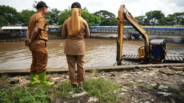 Tinjau Sampah Pascabanjir