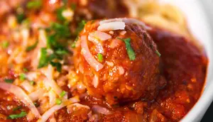 Resep Bakso Nasi BBQ, Pilihan Praktis untuk Makan Malam Keluarga