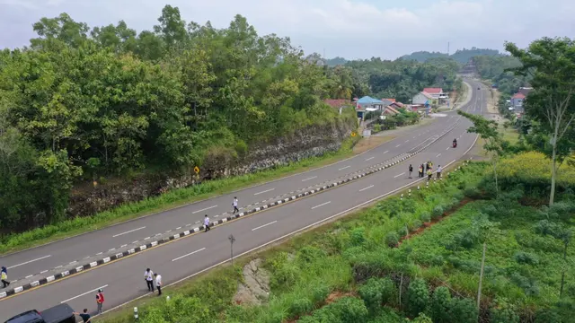 Kementerian Pekerjaan Umum dan Perumahan Rakyat (PUPR) telah menyiapkan Jalan Lintas Pantai Selatan atau Pansela Jawa sebagai jalur alternatif mudik Lebaran 2022