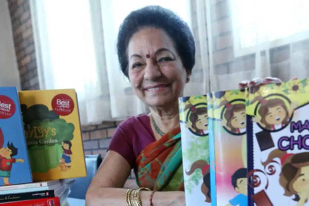 Nenek 80 Tahun Ini Tetap Menulis Cerita Bermutu demi Anak-Anaak 