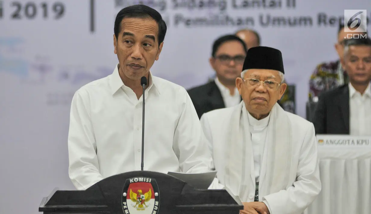 Pasangan Presiden dan Wapres terpilih, Joko Widodo atau Jokowi dan Ma'ruf Amin memberikan sambutan pada Rapat Pleno Terbuka Penetapan Presiden dan Wakil Presiden Terpilih Pemilu 2019 di Gedung KPU, Jakarta, Minggu (30/6/2019). (merdeka.com/Iqbal S Nugroho)