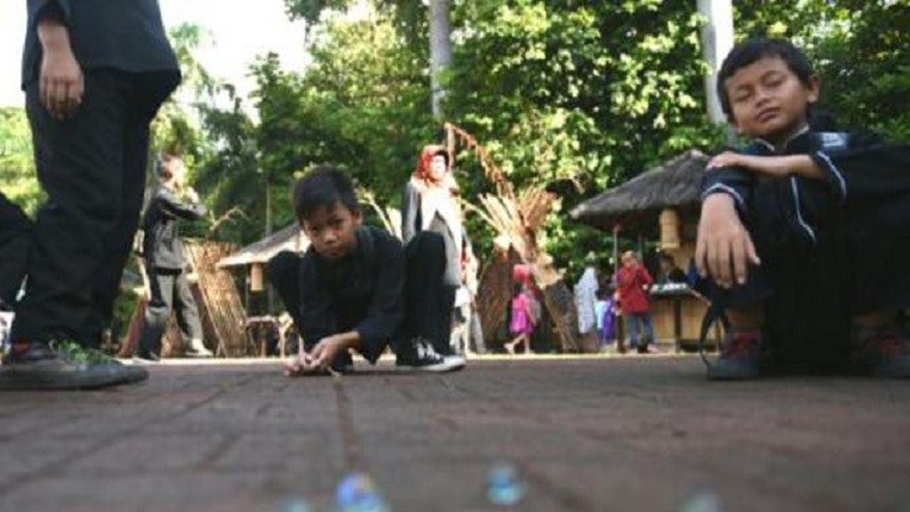 Bermain Sampai Riang di Arena Kaulinan Barudak Purwakarta