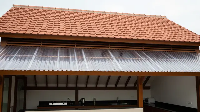 Model Atap Dapur Belakang Rumah yang Adem dan Terang
