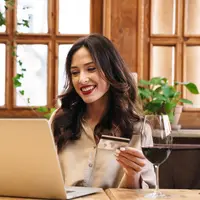 ilustrasi perempuan karier/Dean Drobot/Shutterstock