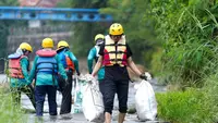 Peringatan Hari Bumi 2026, Digelar Aksi Bersih Sungai Ciliwung hingga Lepas 5.000 Bibit Ikan