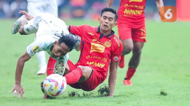 Foto: Tekel Horor Rizky Ridho yang Membuat Beckham Putra Terkapar