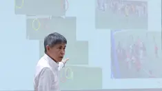 Ketua Komite Wasit PSSI, Yoshimi Ogawa, memberikan pemaparan dalam acara Refeering Workshop for Media yang digelar di Sekretariat PSSI Pers, Jakarta, pada Kamis (23/4/2026). (Bola.com/M Iqbal Ichsan)