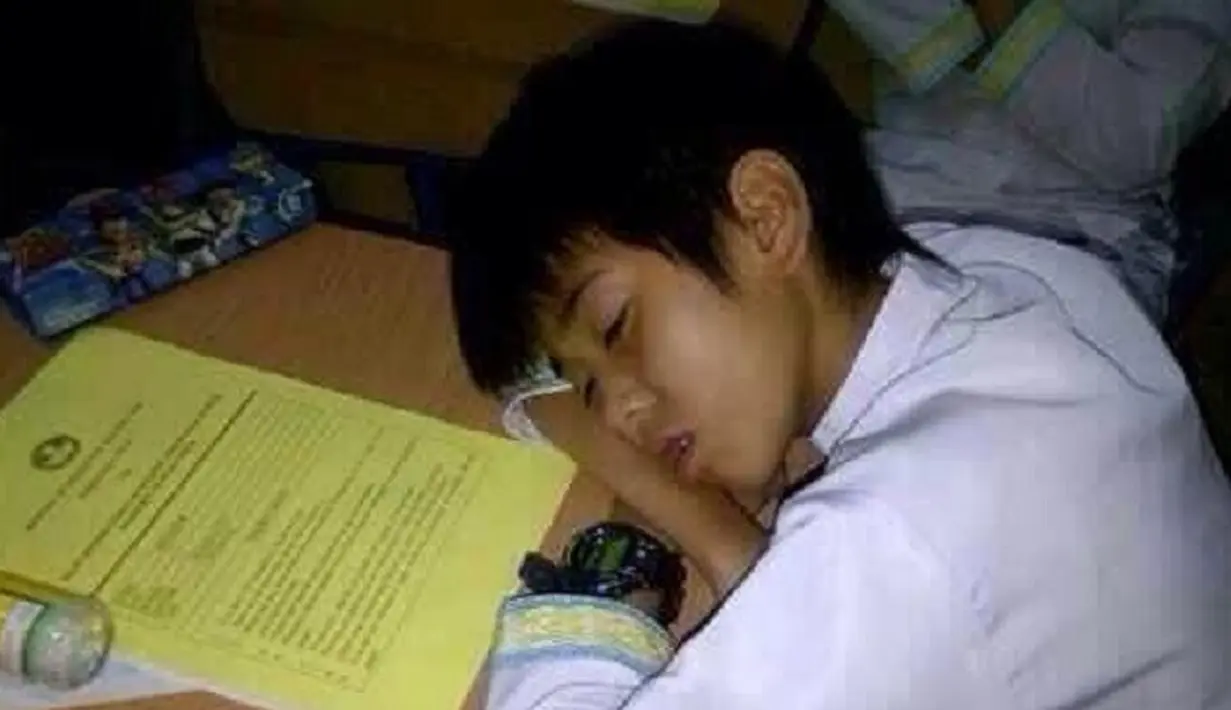 Saat tidur saja, Iqbaal Ramadhan masih terlihat menggemaskan. (Foto: instagram.com/mr.dhiafakhrigallery__)