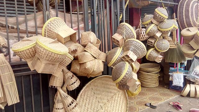 Menguji Eksistensi Kerajinan Tangan Anyaman Bambu Selaawi 