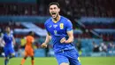 Empat menit berselang, lagi-lagi Ukraina mampu menciptakan gol. Roman Yaremchuk sukses mencatatkan skor menjadi 2-2 setelah sukses memanfaatkan umpan terukur dari tendangan bebas Ruslan Malinovskiy. (Foto: AFP/Pool/Piroschka Van De Wouw)