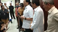 Wiranto mengatakan, Menteri Kesehatan Terawan Agus Putranto menyampaikan bahwa dalam menghadapi virus corona COVID-19, Indonesia sudah berada dalam tahap siaga darurat.