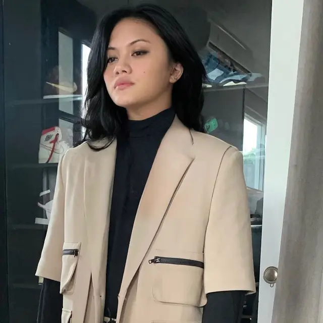 6 Editan Foto Artis Cowok Jadi Cewek Pake FaceApp Ini Bikin Pangling
