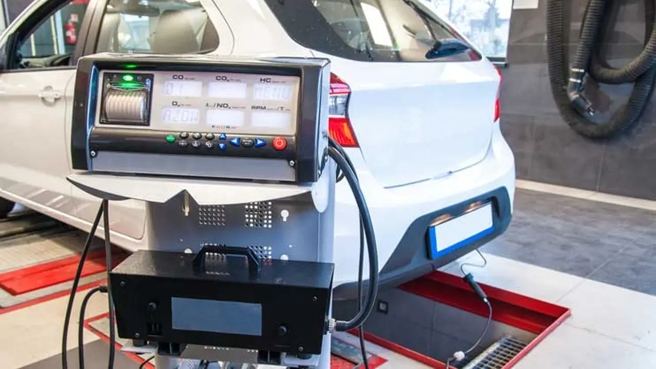 Uji emisi mulai diwajibkan kepada kendaraan di DKI Jakarta (Hi Tech Car Care)