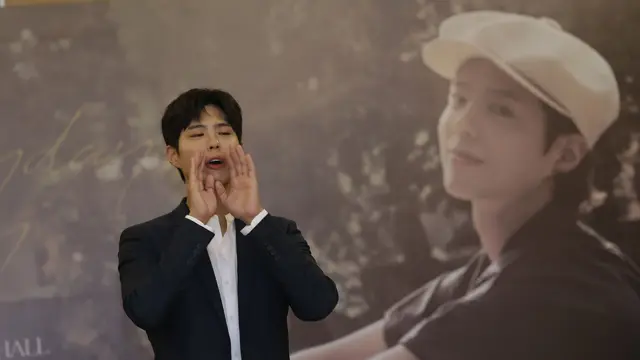Park Bo Gum dalam konferensi pers di Kota Kasablanka (Agus Apriyanto/Kapanlagi.com)