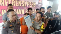Polisi menggelar ekspose kasus dugaan ujaran kebencian di Mapolda Jawa Barat. (Huyogo Simbolon)