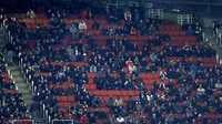 Beberapa kursi terlihat kosong di salah satu tribune Stadion Emirates saat Arsenal menghadapi West Bromwich Albion, Kamis (21/4/2016). (Daily Mail). 