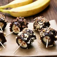 Ilustrasi es piscok./Copyright shutterstock.com/g/voltan