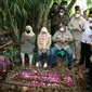 Pemerintah Gorontalo Sambangi Makam Dua Sejoli Kecelakaan Nagreg (Arfandi/Liputan6.com)