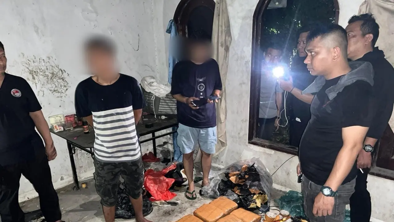 18 Kg Ganja Gagal Beredar di Jakarta, Pelaku Ditangkap di Parkiran Minimarket