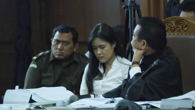Apel dan Es Coklat di Sidang Jessica Wongso