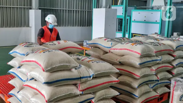 Mengintip Infrastruktur Pengolahan Beras Modern Bulog di Karawang