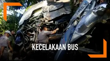 Diduga akibat sopir bus mengantuk bus wisata yang membawa pelajar MAN menabrak pohon besar di Kabupaten Sukabumi. 2 suswi meninggal dunia dalam peristiwa ini