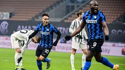 Ada dua sosok yang cukup menyedot perhatian di balik kemenangan tiga gol tanpa balas tersebut yaitu Lautaro Martinez dan Romelu Lukaku. (AFP/Miguel Medina)