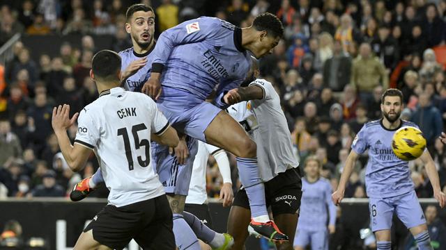 Foto: Melihat Gol Jude Bellingham yang Dianulir Wasit, Protes Keras Hingga Berujung Kartu Merah