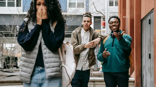 Tekanan sosial yang timbul dari teman