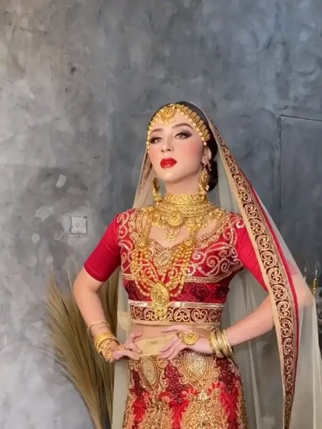 7 Pemotretan Margin Winaya, Tunangan Ali Syakieb yang Disebut Queen of Bollywood
