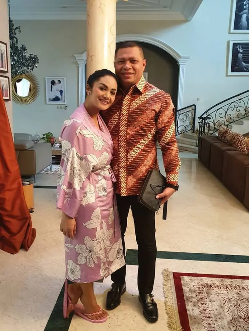 Krisdayanti dan Raul Lemos