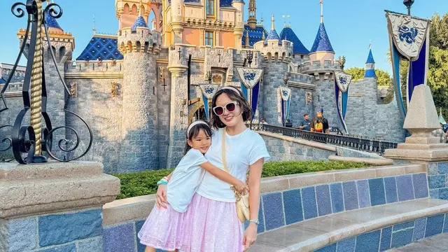 7 Potret Sandy Aulia dengan Aura Single Mom Cantik Berkelas. (instagram/shandyaulia)