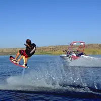 3 informasi menarik dari Bintang 5 hari ini, yakni olahraga air, hotel bawah air, dan pantai tersembunyi. (Foto: tonyklarich.com)