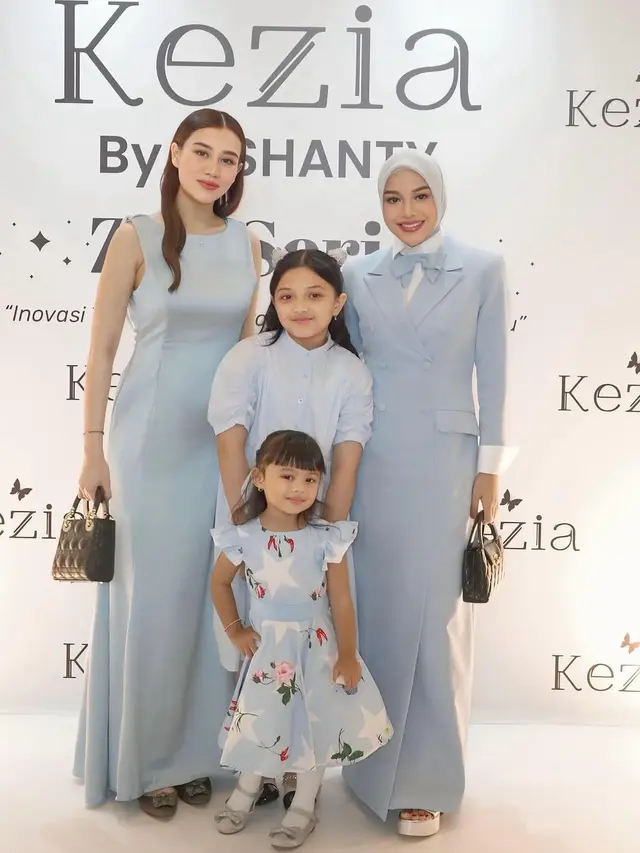 Adu Gaya Aurel Hermansyah dan Aaliyah Massaid, Tampil Serasi dalam Balutan Baby Blue di Acara Skincare Ashanty