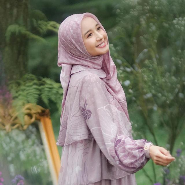 Penampilan terbaru Laudya Cynthia Bella yang makin syar'i dan adem