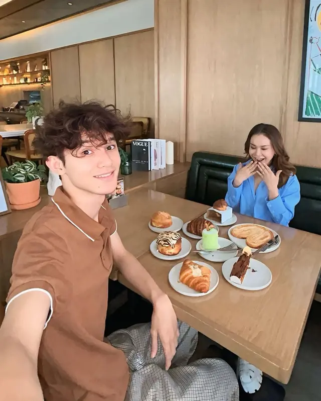 4.Nongkrong Bareng di Kota Wisata