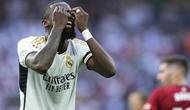 Ekspresi Antonio Rudiger pada laga Real Madrid vs Osasuna musim 2023/2024 (c) AP Photo/Jose Breton