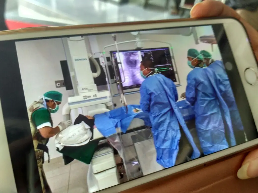 Saat AK menjalani terapi brain spa oleh dokter Terawan. (Foto: Dok Pribadi AK)