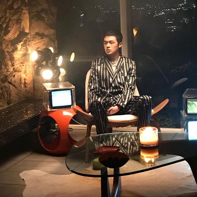 7 Potret Warren Hue, Rapper Asal Indonesia yang Gabung dengan 88Rising