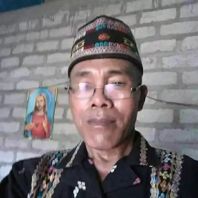 6 Potret Bapak Bapak Selfie Ini Kocak Ekspresi Datarnya Bikin Ngakak Hot 