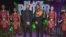 Michael B. Jordan dan sang sutradara Ryan Coogler pun berpose di purple carpet. (ALBERTO E. RODRIGUEZ / GETTY IMAGES NORTH AMERICA / AFP)