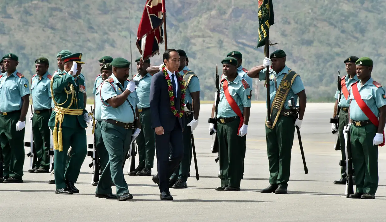Selain itu, Presiden Jokowi juga akan menghadiri pertemuan forum bisnis dengan para pengusaha di Papua Nugini dan meluncurkan penerbangan perdana maskapai citilink rute Denpasar-Port Moresby. (ANDREW KUTAN/AFP)