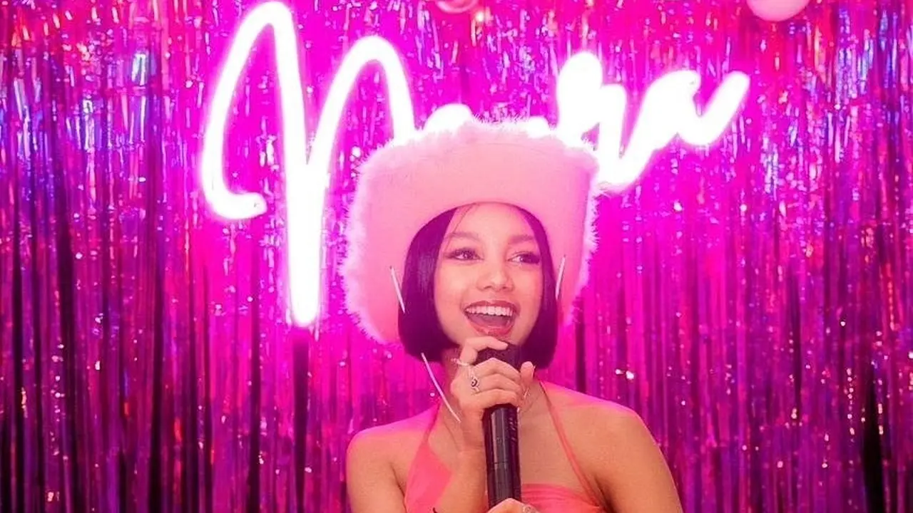 7 Momen Ulang Tahun Naura Ayu Ke-16, Meriah Banget
