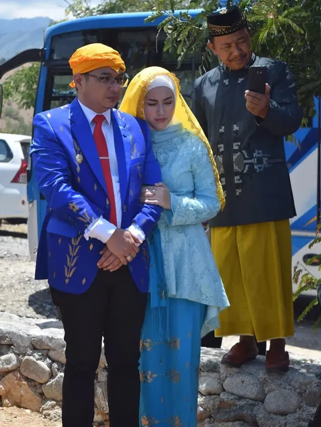 Jadi Istri Pejabat, Ini 6 Potret Setia Adelia Dampingi Pasha 'Ungu'