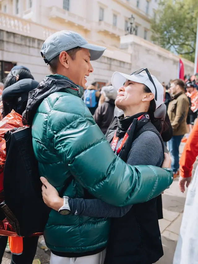 8 Potret Andhika Pratama dan Ussy Sulistiawaty Liburan di London, Ikut Lari Marathon
