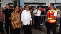 Presiden Jokowi mendatangi Terminal 1C Bandara Soekarno-Hatta, Kota Tangerang, Kamis (21/6/2018). (Liputan6.com/Pramita Tristiawati)
